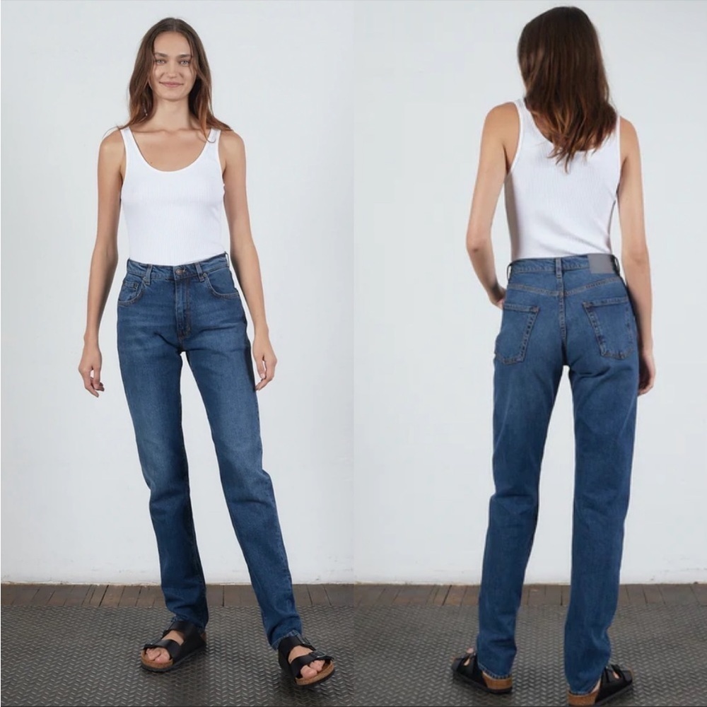 NWT 6397 Slim Jeans in One Year Wash 26